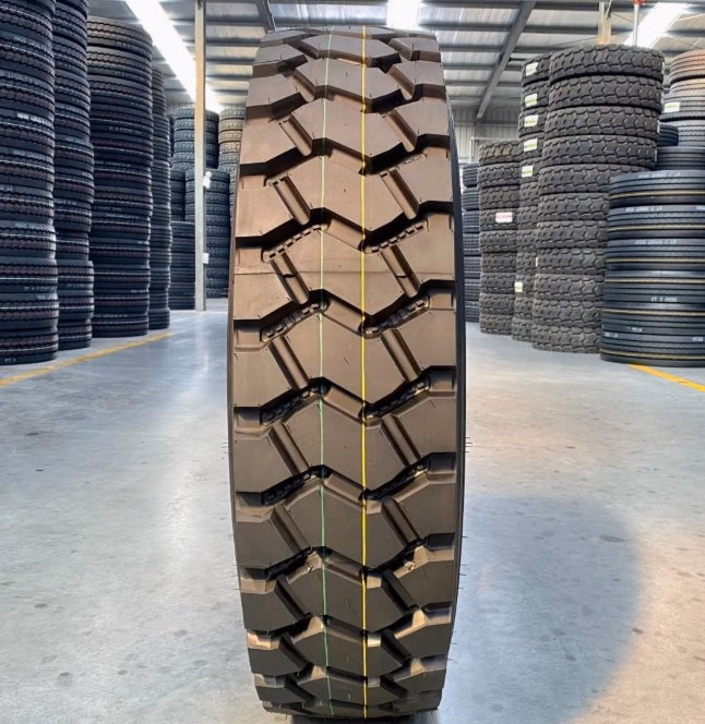 Roadwing Commercial Tire 12R22.5